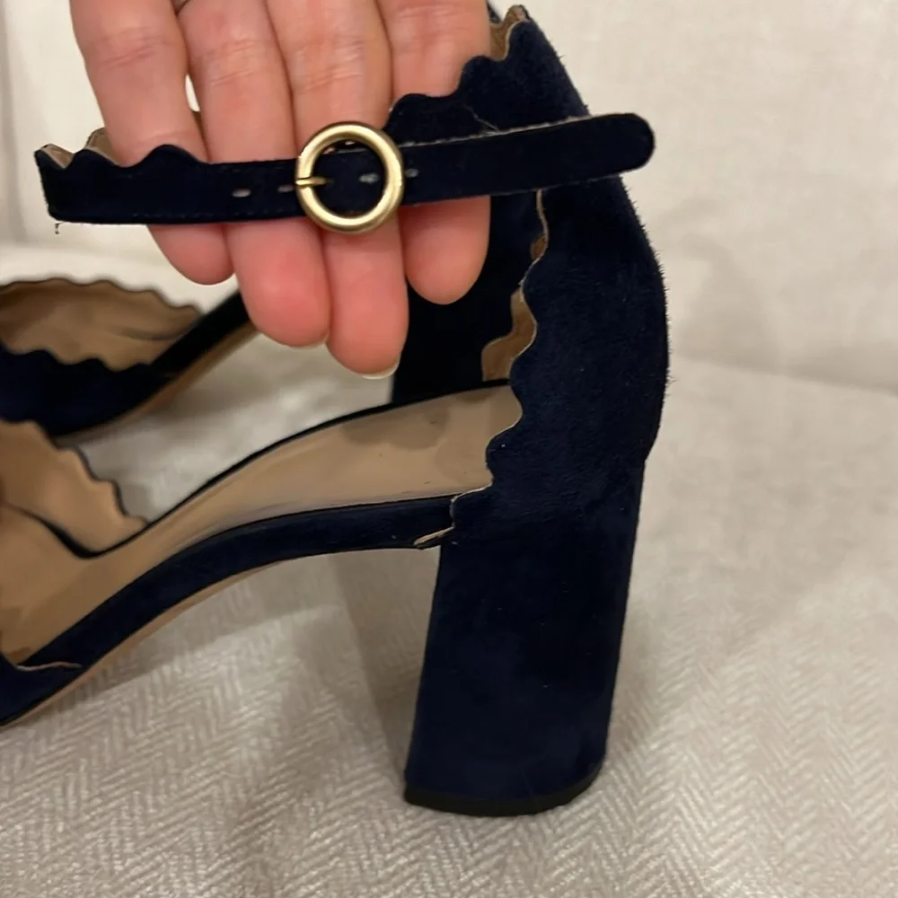 Chloé Navy Scalloped Suede Block Heel Pump